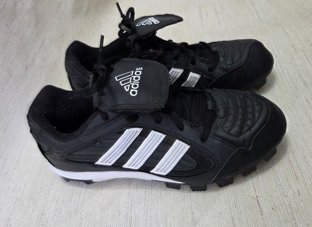 Adidas Woman's Soccer Cleats Size 7.5